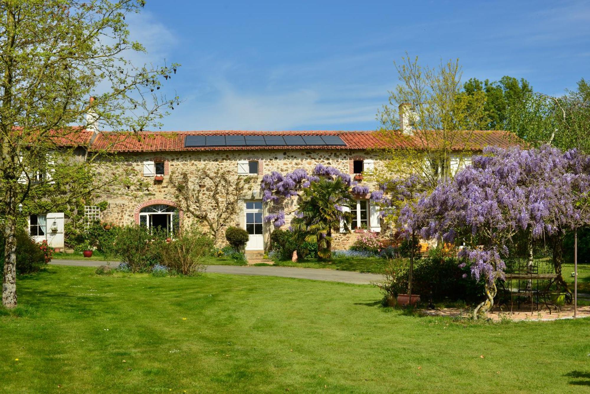 La Frapperie Bed & Breakfast La Pommeraie-sur-Sèvre Екстериор снимка